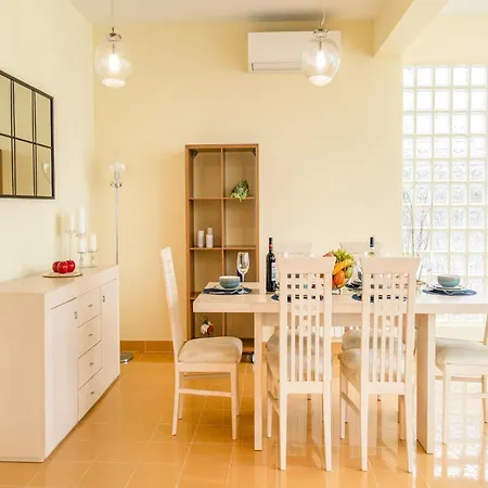 Villa Villa In Albufeira With Pool Near Marina *