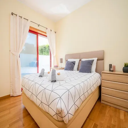 Villa In Albufeira With Pool Near Marina 阿尔布费拉
